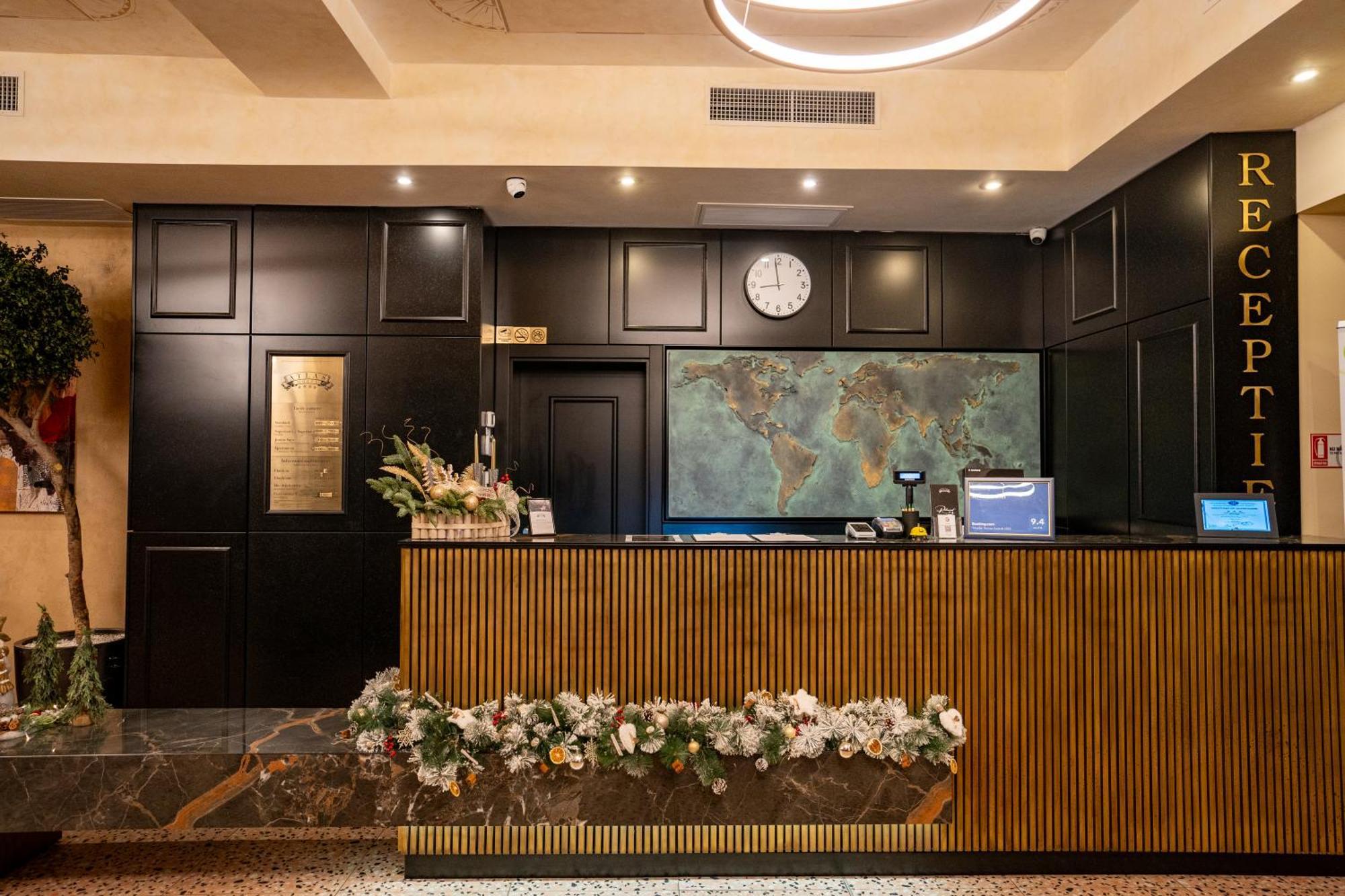 Atlas Hotel Тімішоара Екстер'єр фото