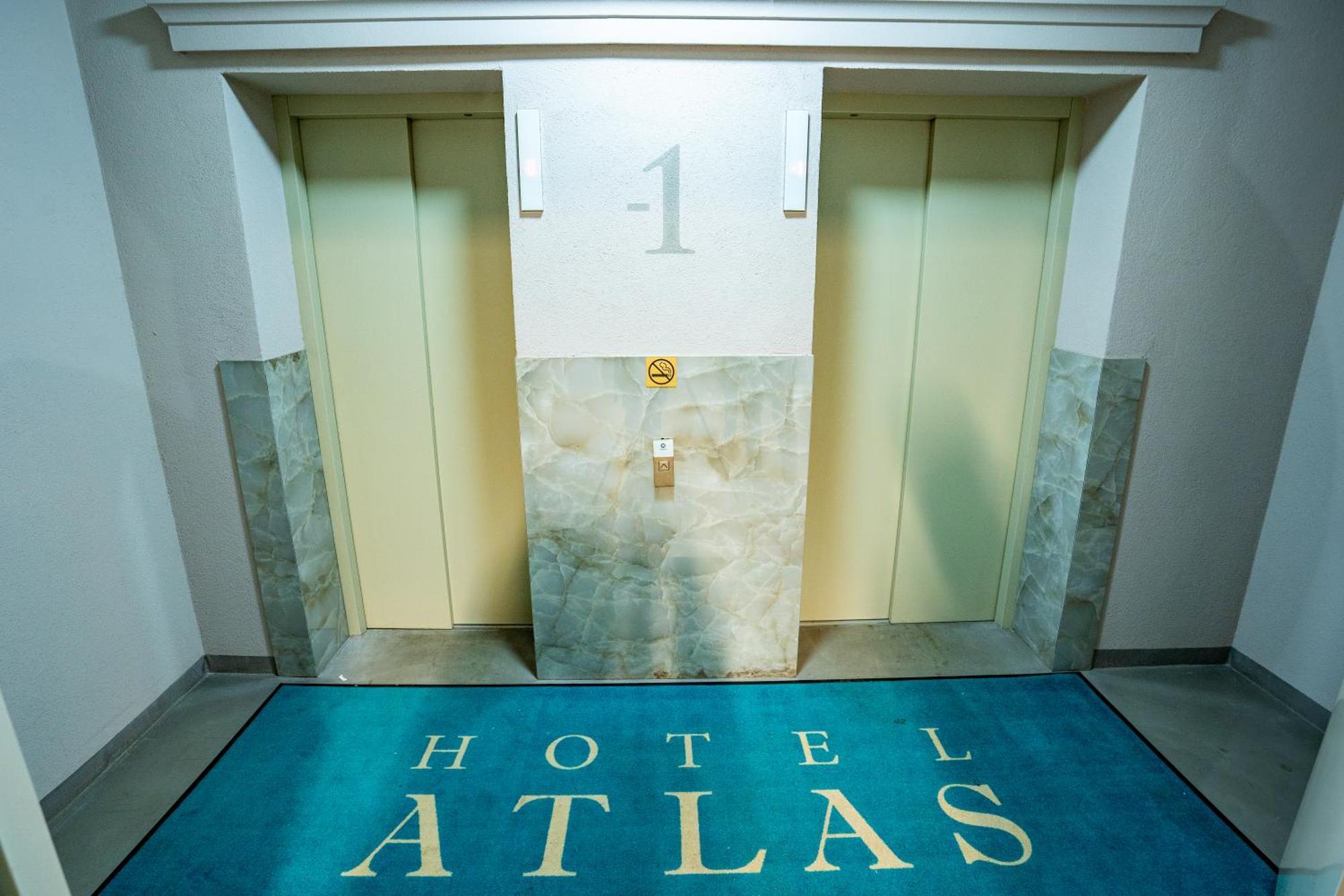 Atlas Hotel Тімішоара Екстер'єр фото
