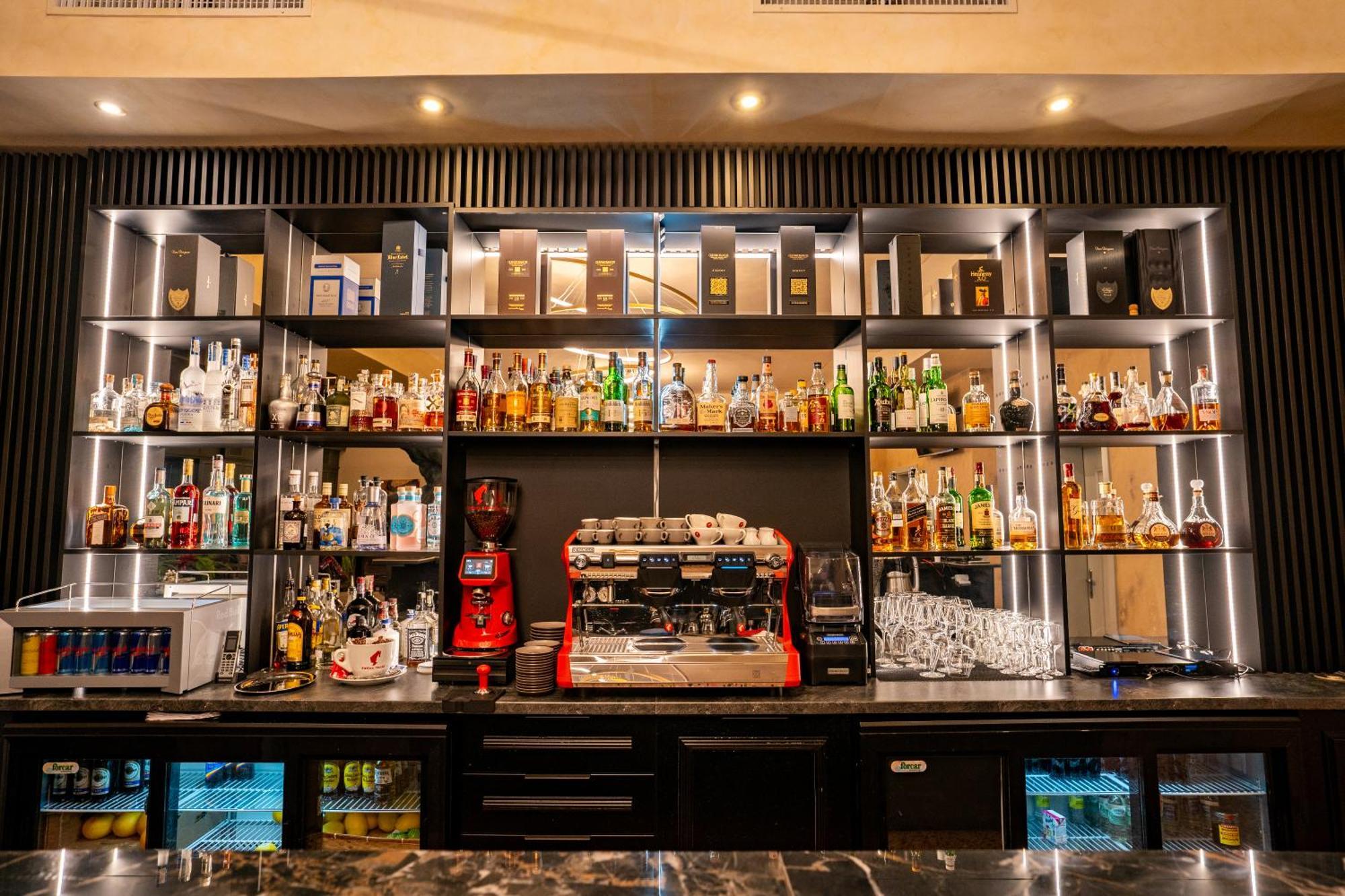 Atlas Hotel Тімішоара Екстер'єр фото