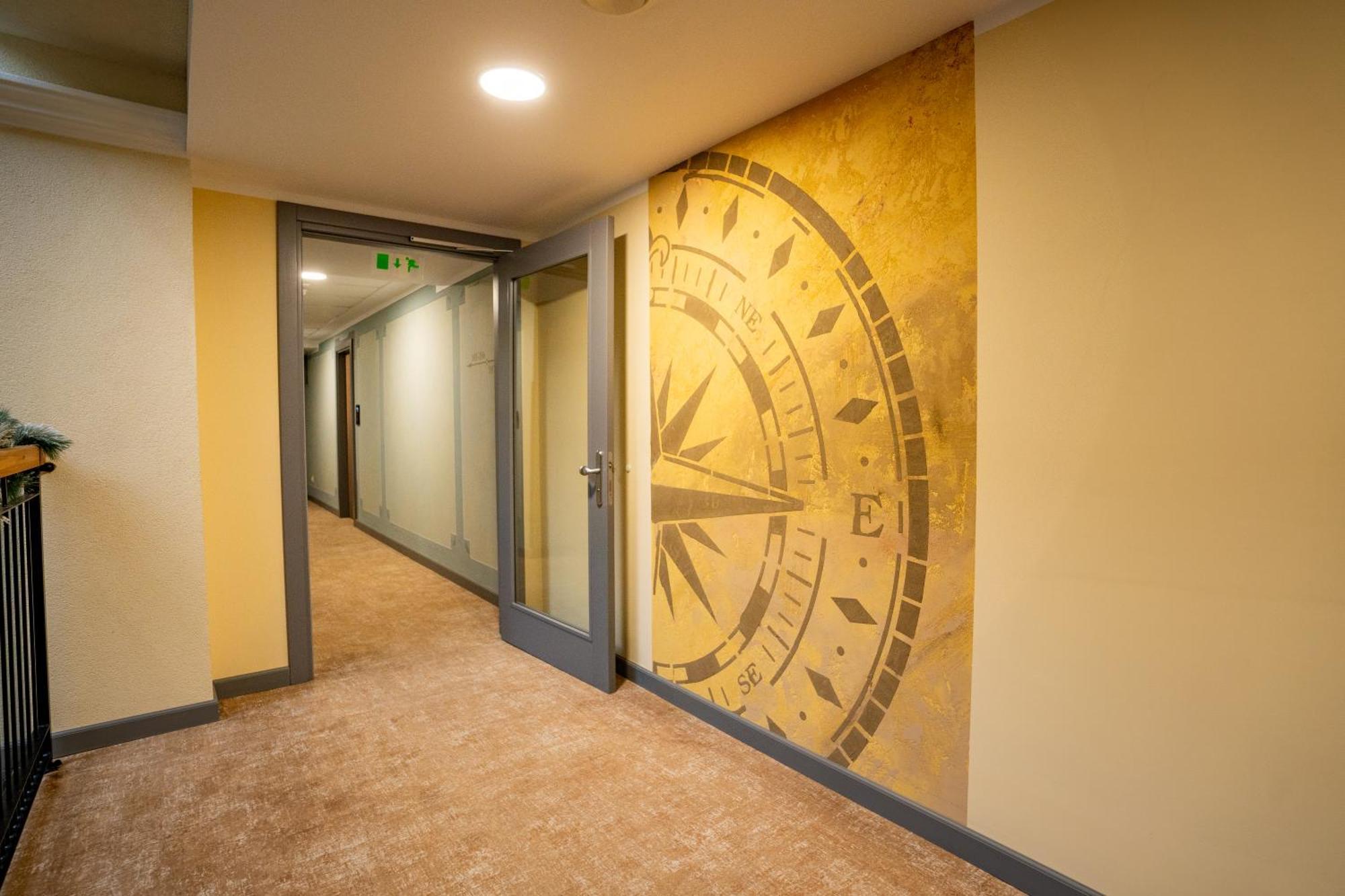 Atlas Hotel Тімішоара Екстер'єр фото