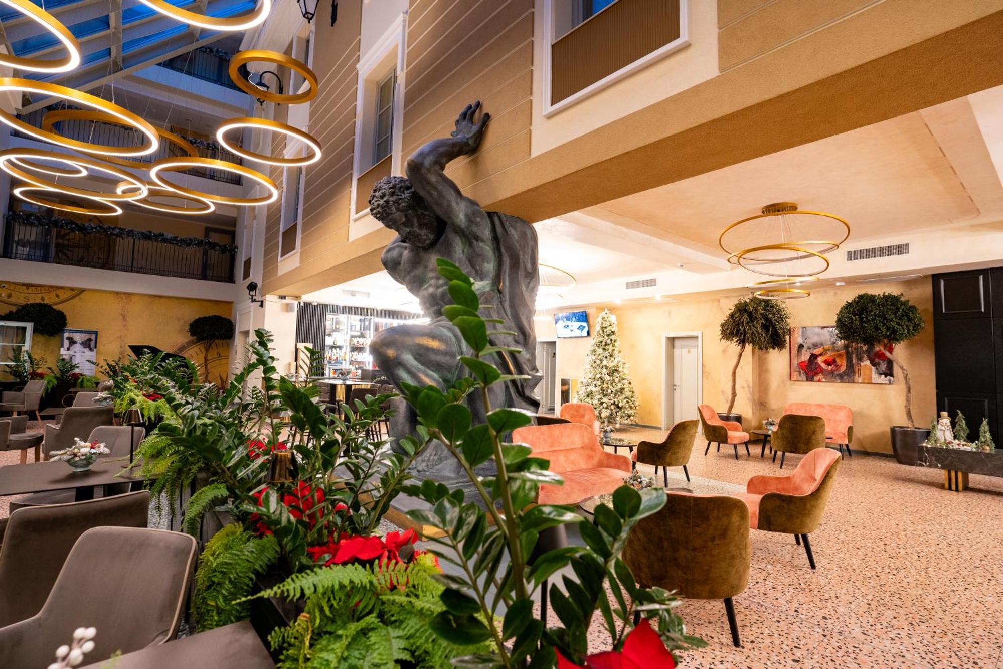 Atlas Hotel Тімішоара Екстер'єр фото