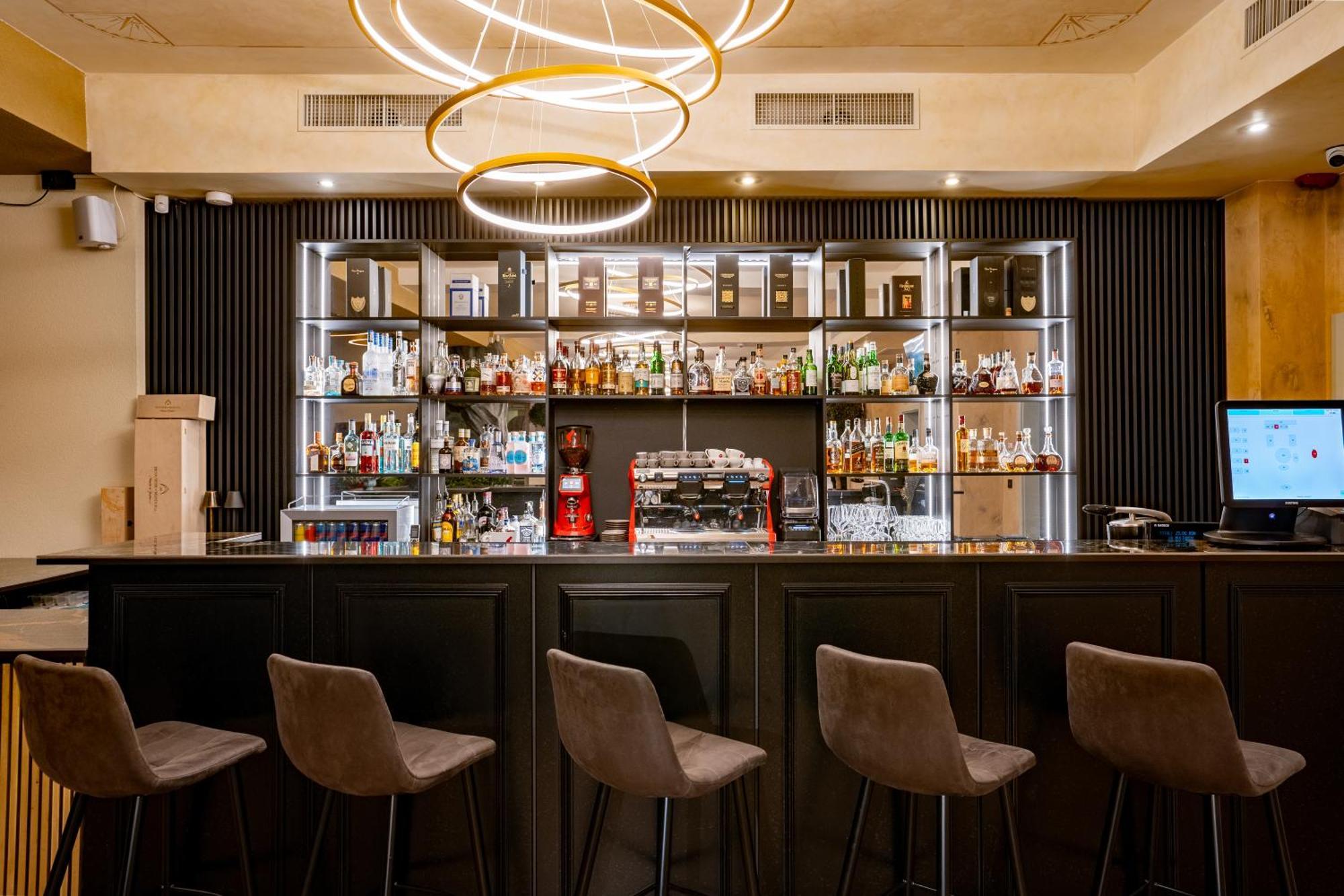 Atlas Hotel Тімішоара Екстер'єр фото