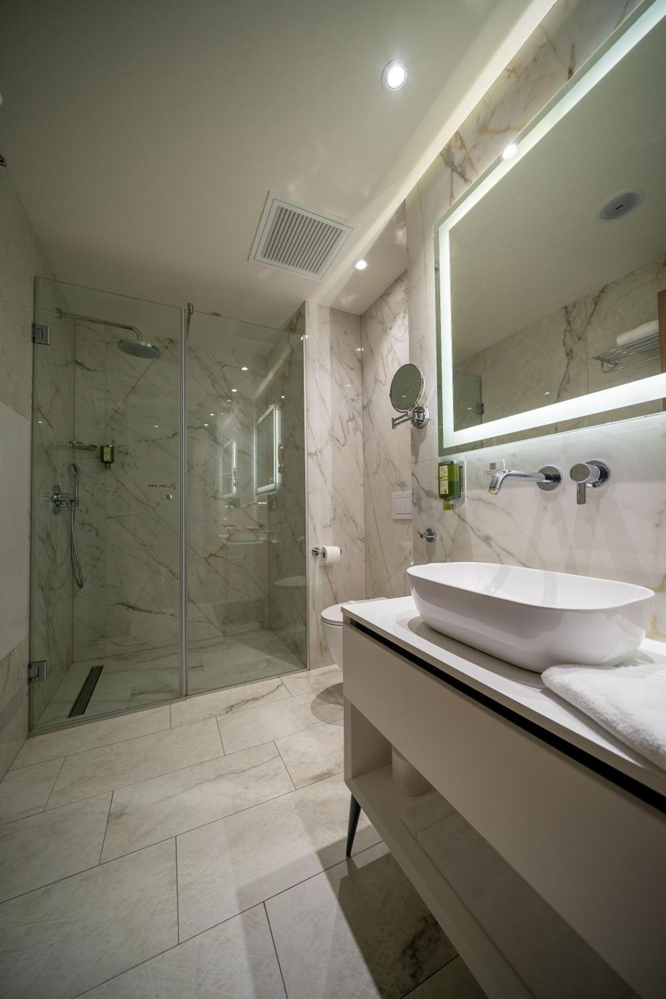 Atlas Hotel Тімішоара Екстер'єр фото
