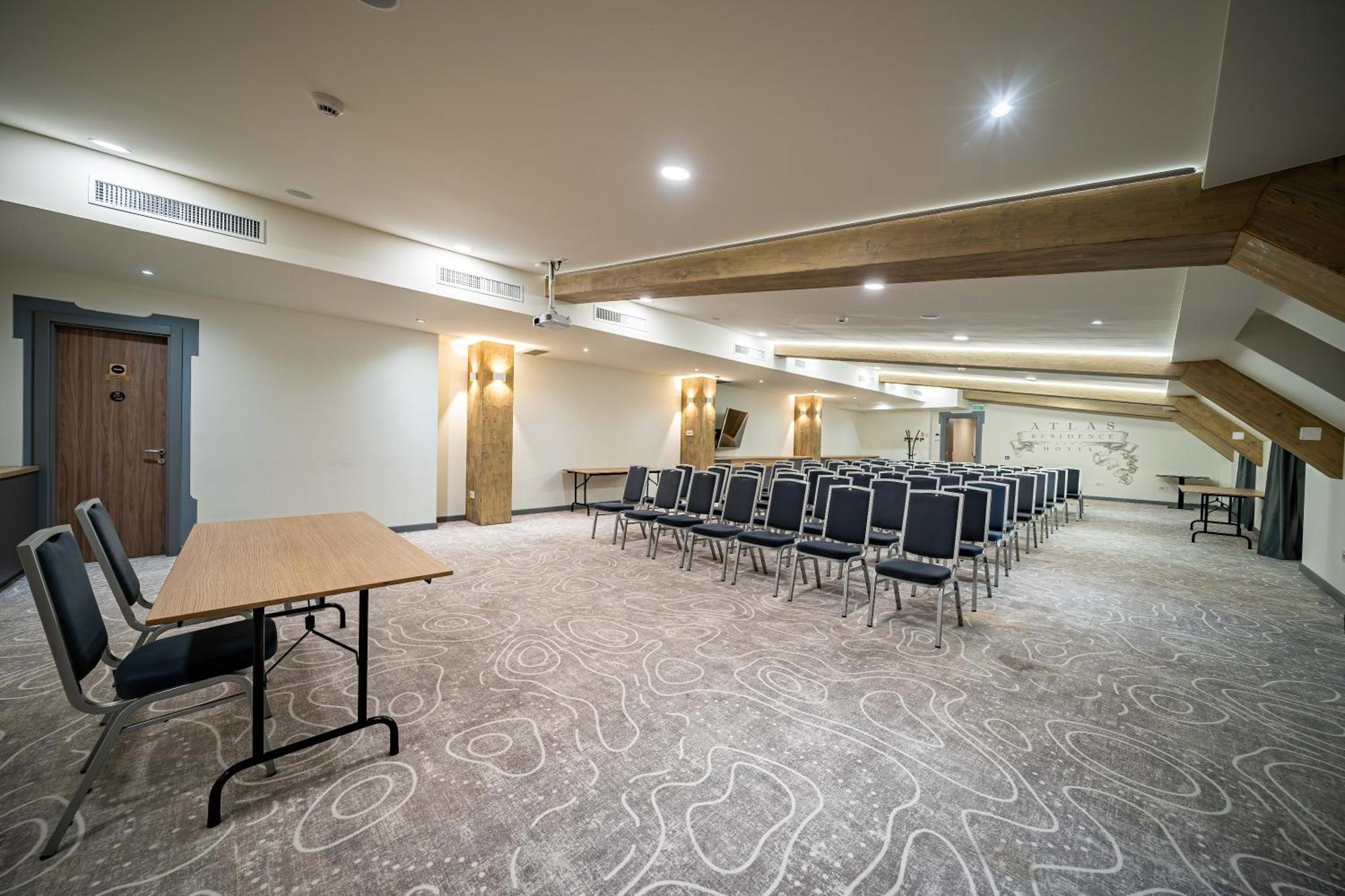 Atlas Hotel Тімішоара Екстер'єр фото